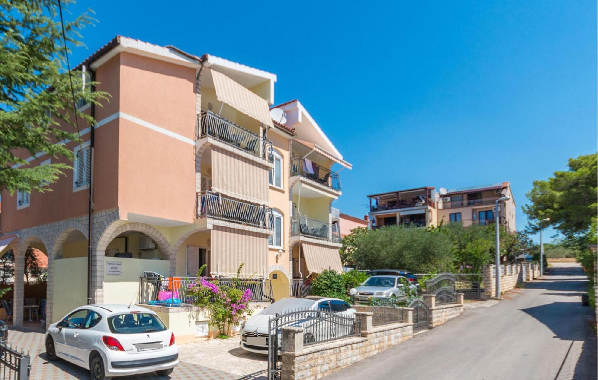 Stunning Apartment In Sveti Filip I Jakov Eksteriør bilde